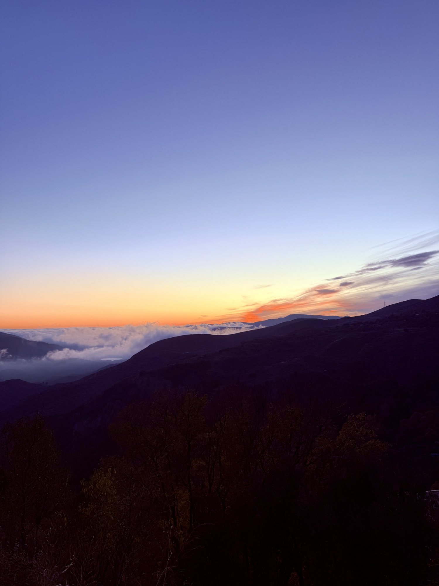 Dawn above the clouds